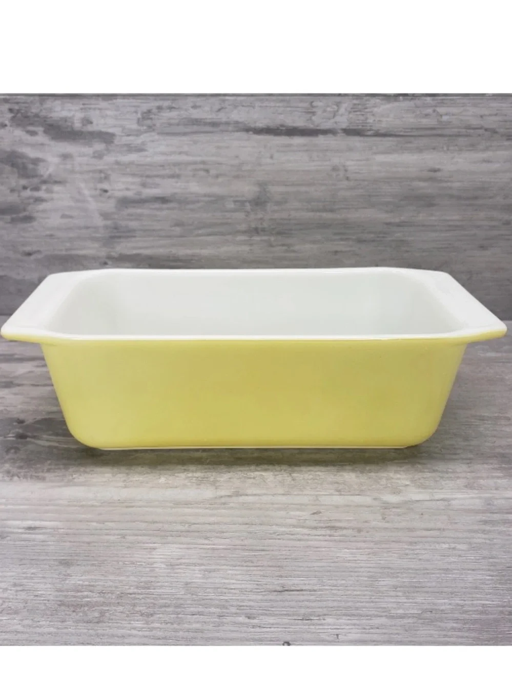 Vintage Pyrex #913 Yellow Loaf Pan 8.5 x 4.5 x 2.5
